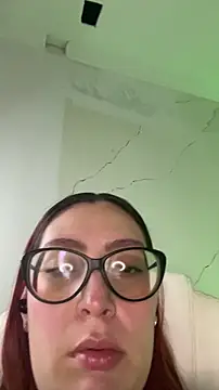 NiickyJones Adlı Modelin Canlı XXX Sohbeti