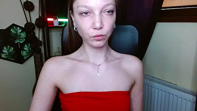 EmillyPlay: απευθείας συνομιλία ΧΧΧ