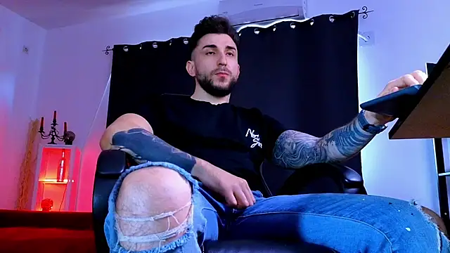 MightyAaron66 Live XXX-Chat