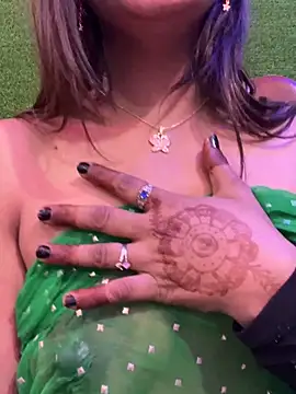 CUTI-NAINA live XXX chat