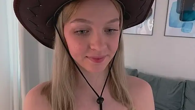 CynthiaaStone – Naživo XXX chat