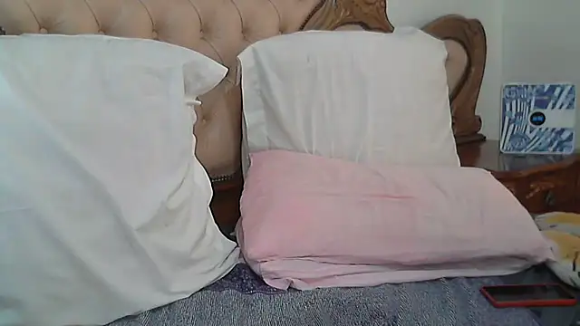 Hotcougar webcam show