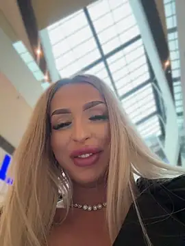 ArianaXO_ Adlı Modelin Canlı XXX Sohbeti