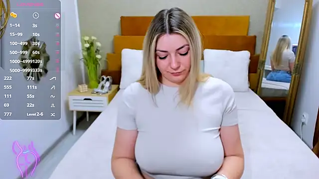 ReinaGrey's Live XXX Chat