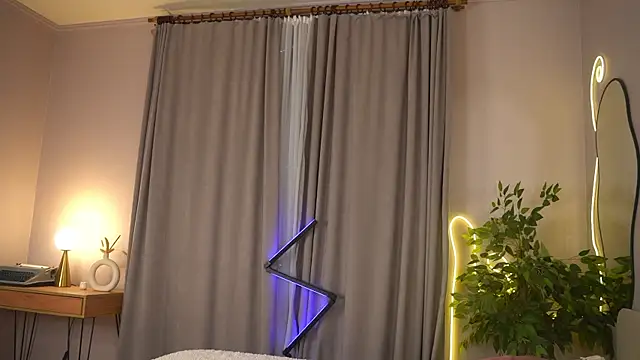 _Spring_Day_ Adlı Modelin Canlı XXX Sohbeti