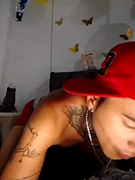 Chat +18 de ANDRES_URRIETA ao vivo