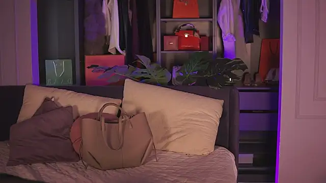 Онлайн чат XXX Monique_Celeste