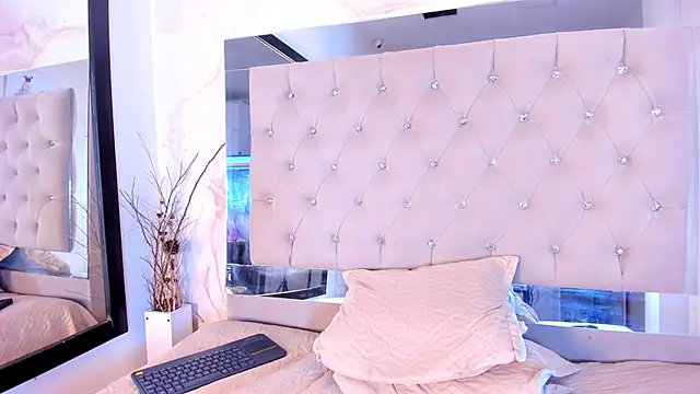 Luna_Tylor Chat XXX in diretta