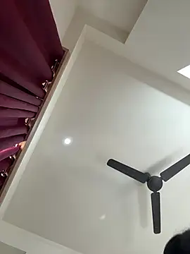 แชท XXX สดของ raavigirl