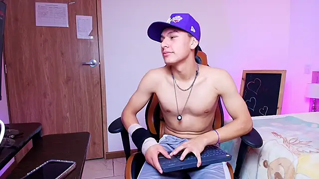 Alexander_Ammy Live XXX-Chat