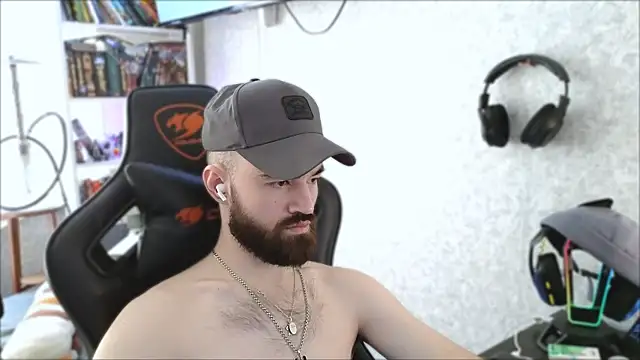 _Mostly_ live XXX chat