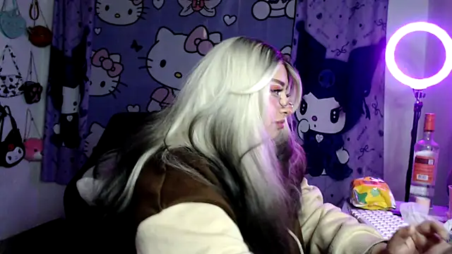 Chat +18 de lussyevans24 ao vivo