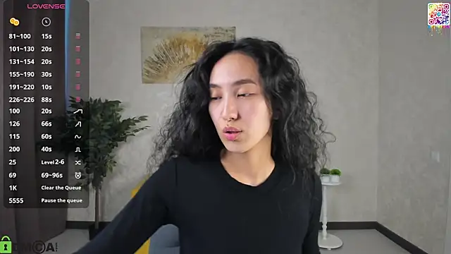 FlirtyAura Adlı Modelin Canlı XXX Sohbeti