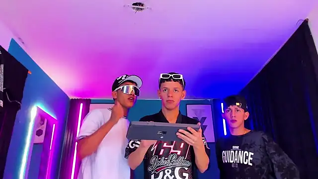 Marcus_and_Tony Pertunjukan Webcam