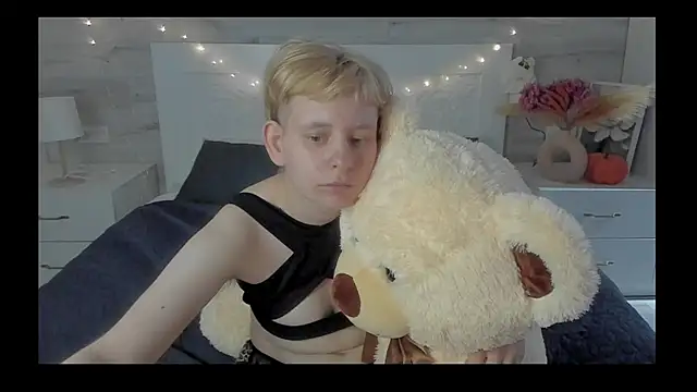 EloraBlu: онлайн-секс-чат