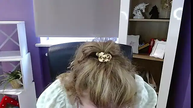 Zoey_Erotic: онлайн-секс-чат