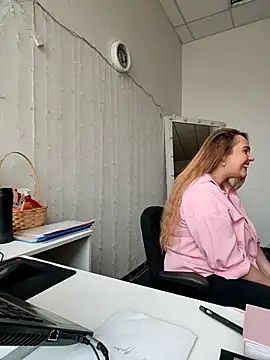 Juicy_PeachLux Chat XXX in diretta