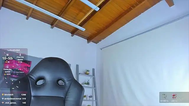 Chat +18 de AlessiaMarcu- ao vivo