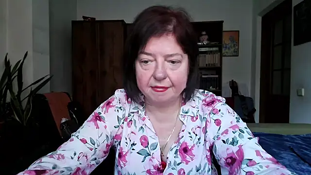 Violet_Pulse: διαδικτυακό σόου στην κάμερα