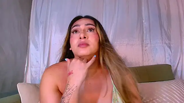 ISABELLASSMITH Show in webcam