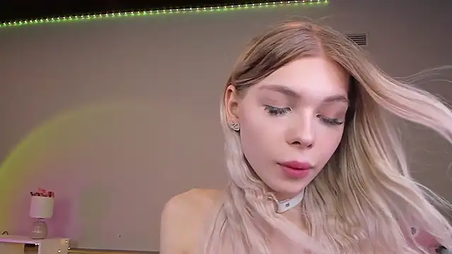 Blondy_Fina's Live XXX Chat