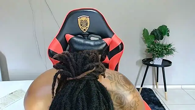 Queen_Nicky Obrolan Langsung XXX