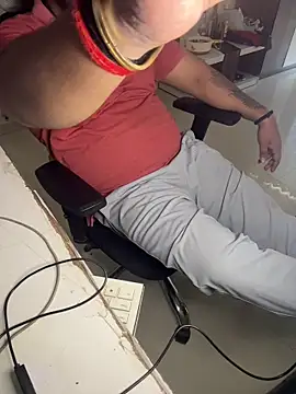 FlirtyxBoy Adlı Modelin Web Kamerası Şovu