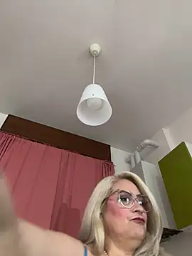 x_elena_x's Live XXX Chat