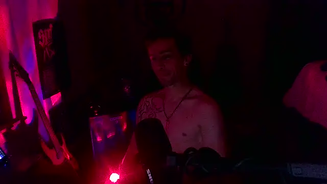 Pokazy przed kamerką – LEVIATHANX666