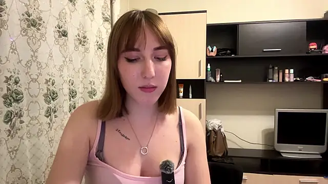 AquilineOrites' Live XXX Chat