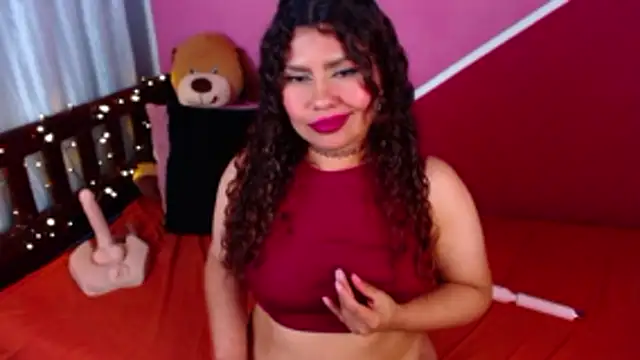 Queenamazon1 live XXX chat