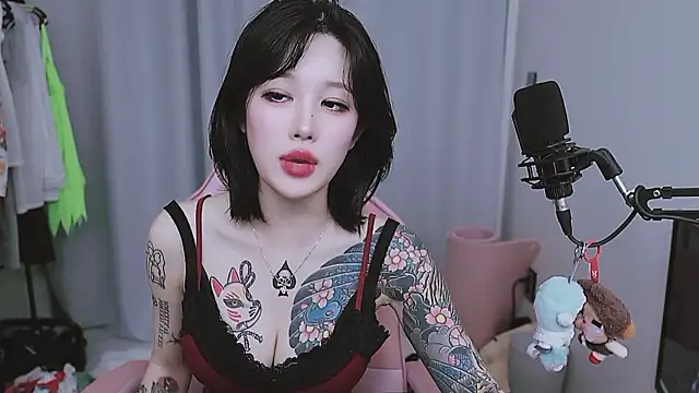 MISA_02 élő XXX-chatje