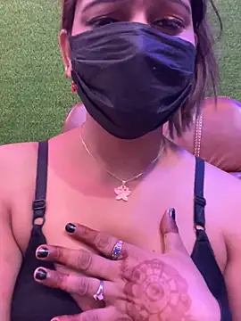 Chat XXX en directo de CUTI-NAINA