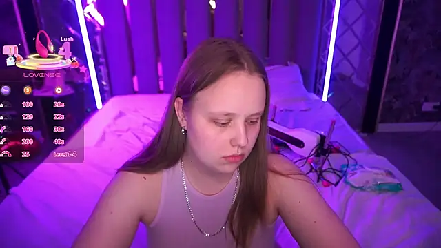 CrystallPaws Adlı Modelin Canlı XXX Sohbeti