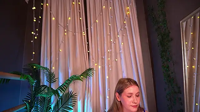 Emilicious' Live XXX Chat