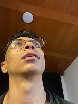 ApoloCruz 即時 XXX 聊天