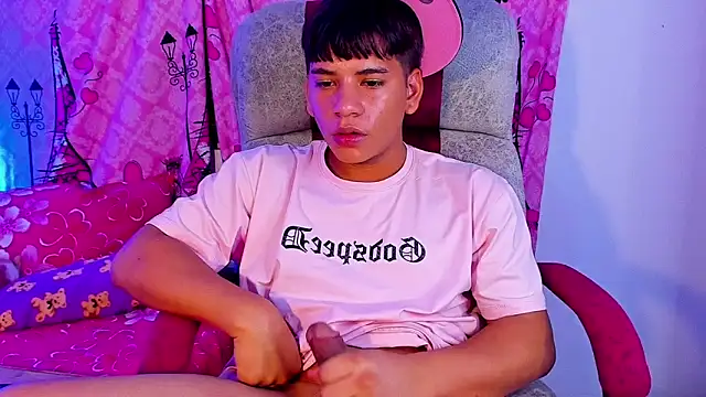 Živý XXX chat Aless_bigg