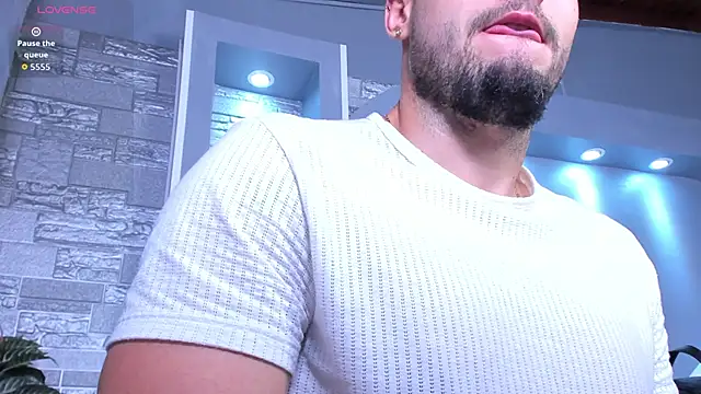 dominic_de_luca Show in webcam