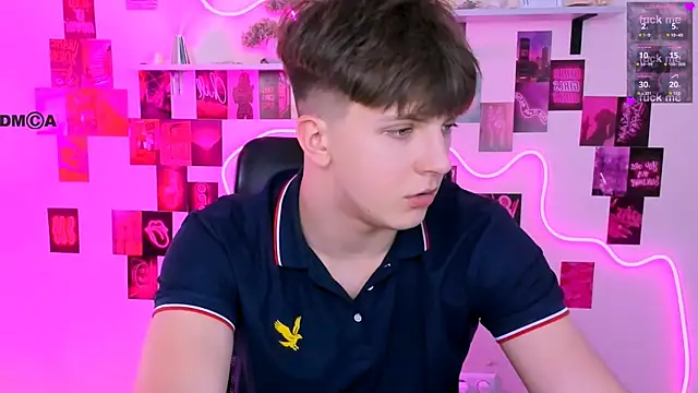 travis_wolf_'s Live XXX Chat