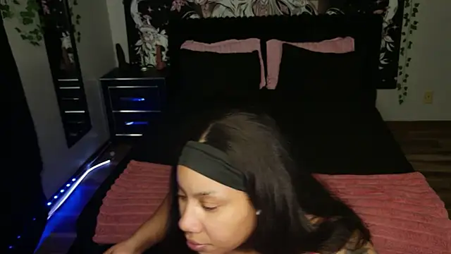 NeliaHexxen's Live XXX Chat