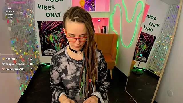 Chat XXX en directo de LisaFoxy_y