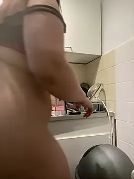 Milana_UK Adlı Modelin Web Kamerası Şovu