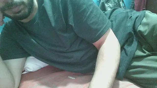 PrecumbonerのライブXXXチャット