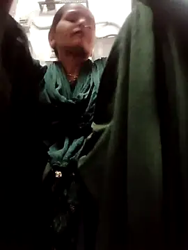 XXX chat uživo modela Hasmi_hot09