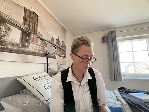 Curvy-Jinx: вебкам-шоу