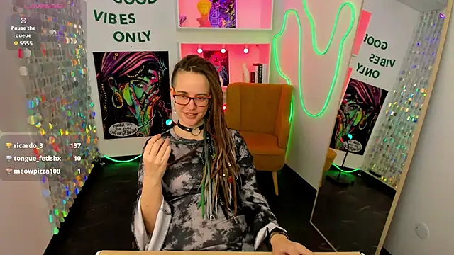 Chat +18 de LisaFoxy_y ao vivo