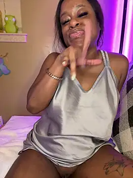 TikaMoon's Live XXX Chat