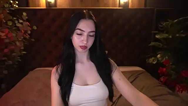 WildKittenX_ Adlı Modelin Canlı XXX Sohbeti