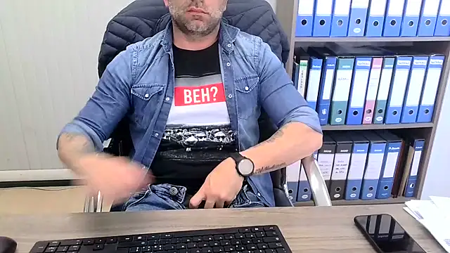 Evasionee webkamerás műsora