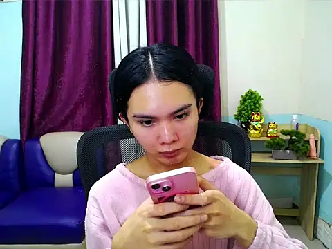 Chat XXX en directo de devine_goddess